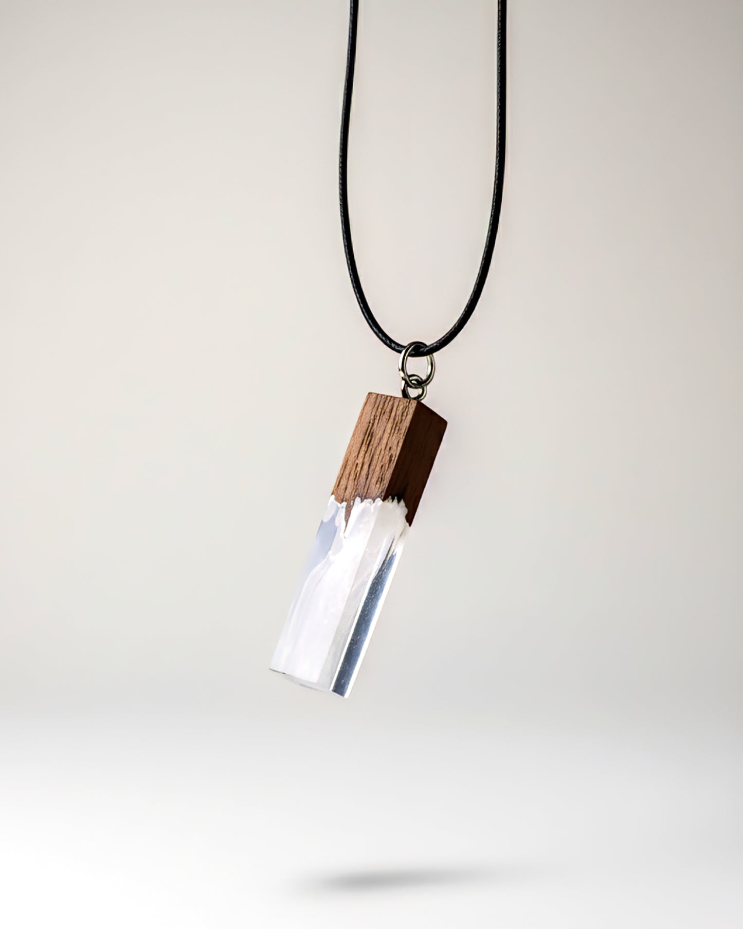 ME ART Walnut & Epoxy Necklace – Basic Design